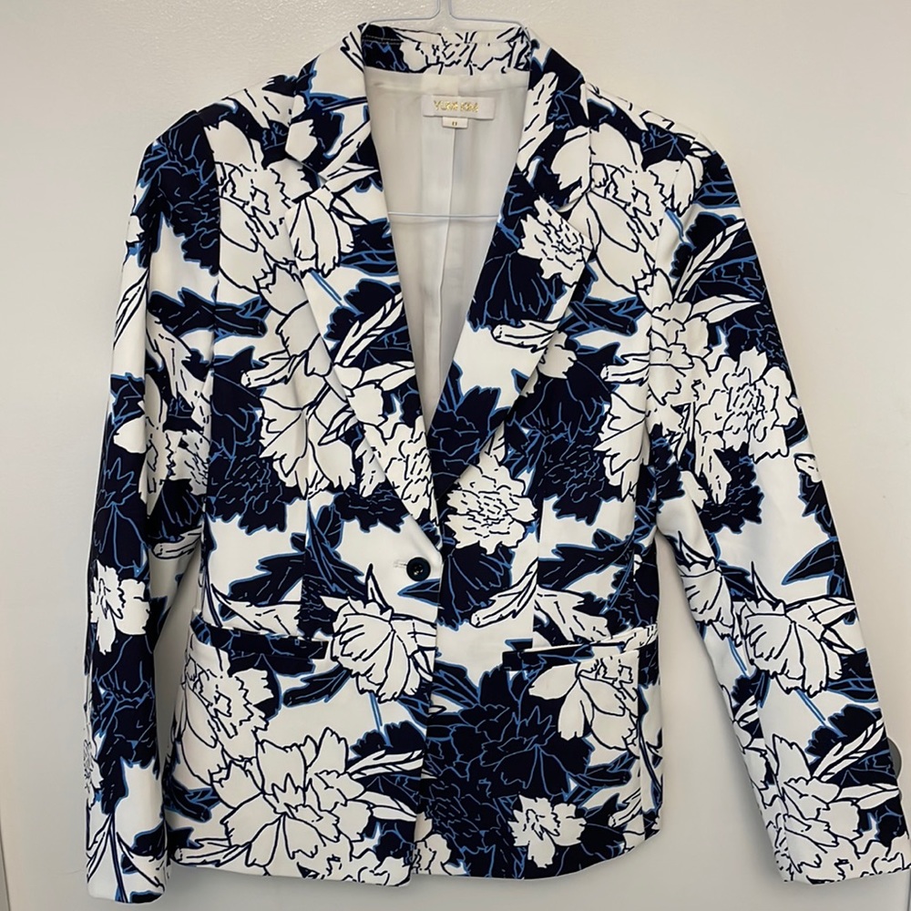 White and navy Yumi Kim blazer, size medium